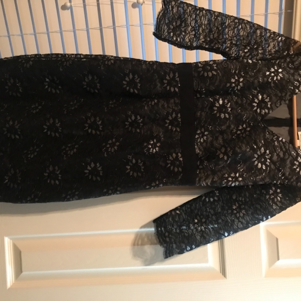 Dresses - Picture 13 of 16